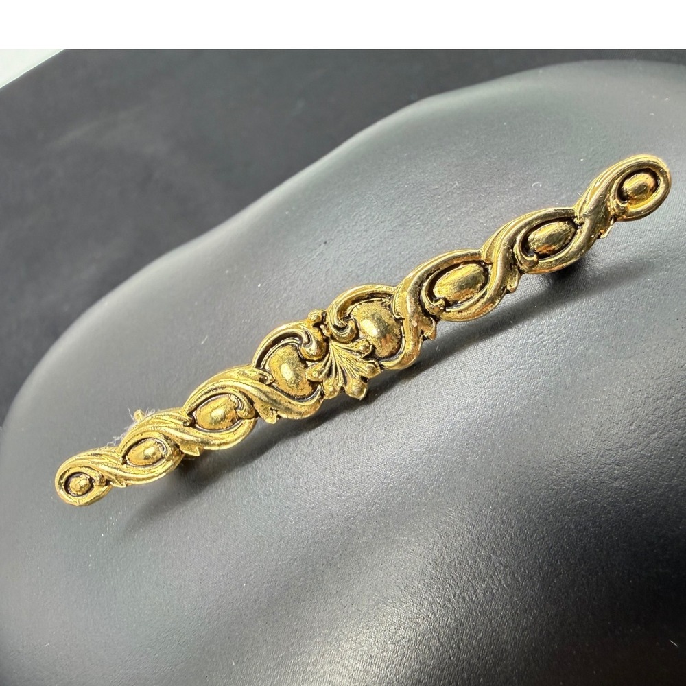 Sarah Coventry Vintage Gold Tone Scroll Floral Bar Brooch Line Dainty Pin